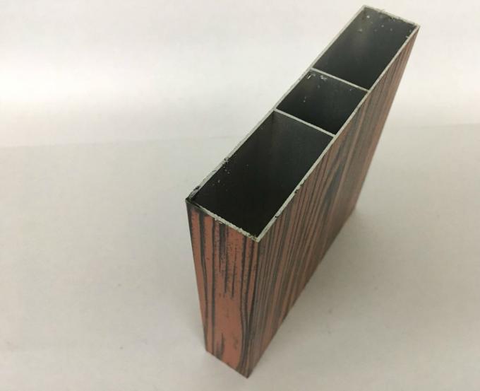 赤い色の建築材料のための木製のFinisnのアルミニウム戸枠のプロフィールT5